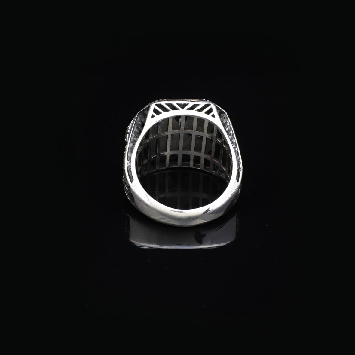Vintage Handmade Malachite Ring with Ruby Stone