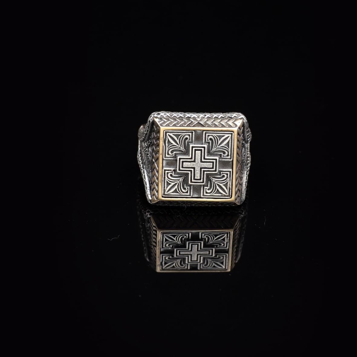 Men's 925 Sterling Silver Cross Signet Ring - Christian Vintage Statement Ring - Polished Handmade Engagement Ring with Custom Engraving - Silver Polishing Cloth Gift Included
