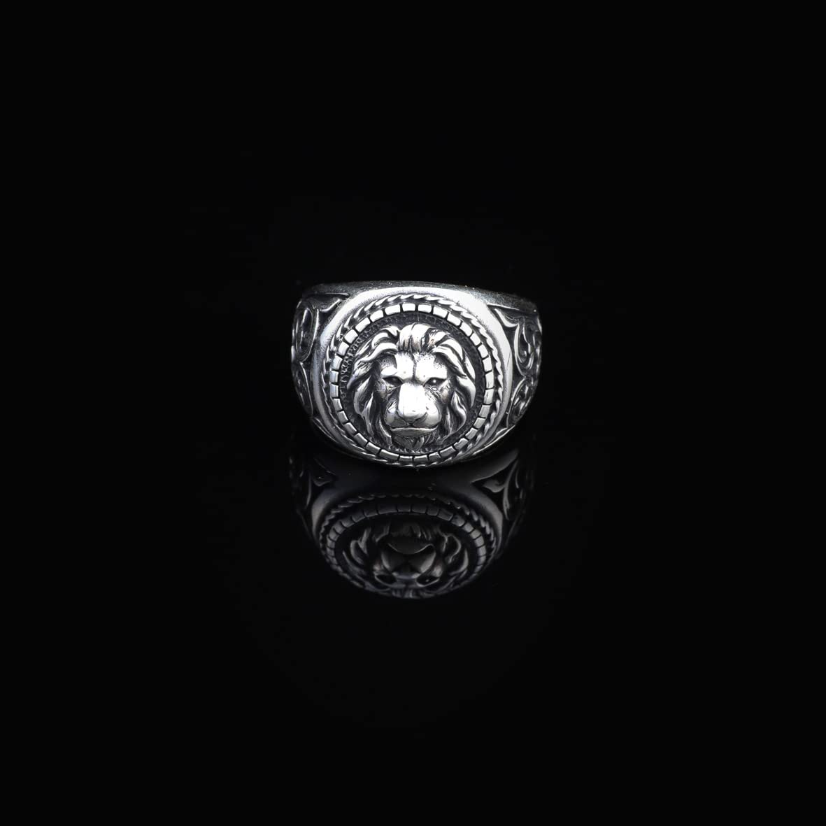 925K Sterling Silver Lion Ring