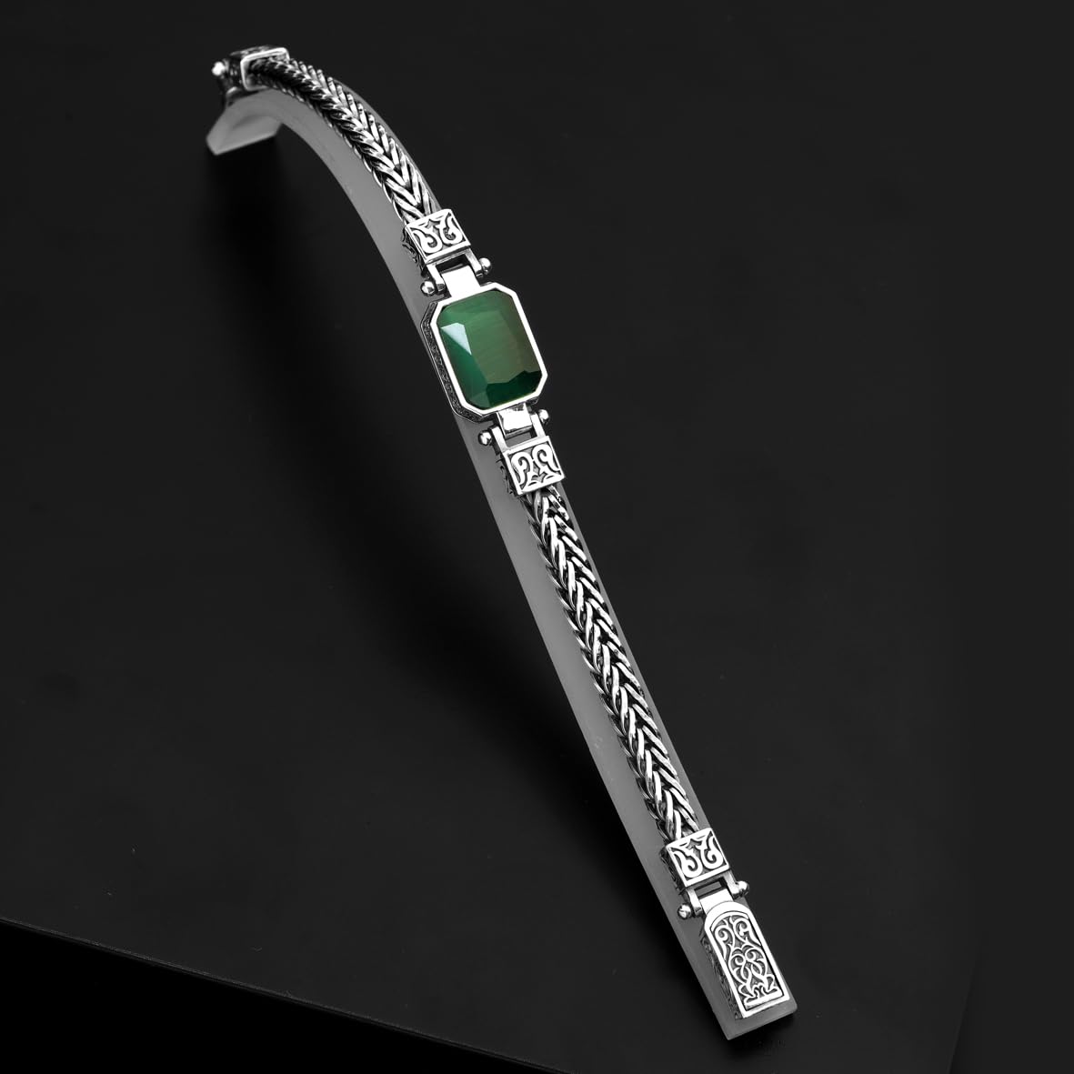 Handmade Emerald Bracelet for Men – Vintage Gothic Chain Bracelet in Sterling Silver