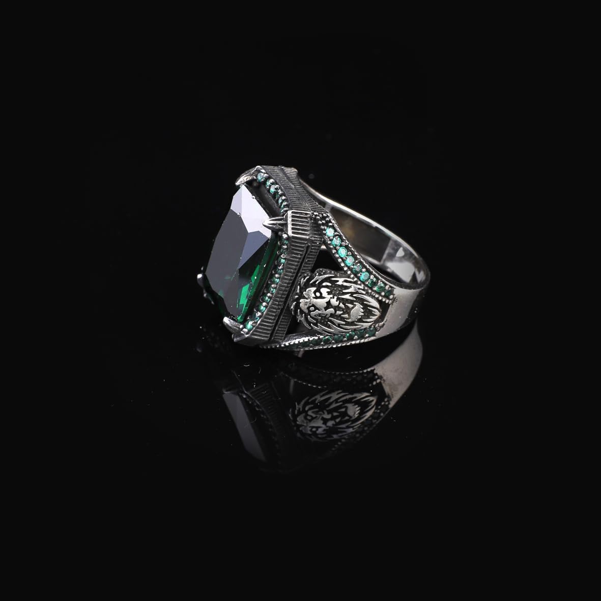 Handmade 925 Sterling Silver Lion Ring for Men - Emerald Gemstone