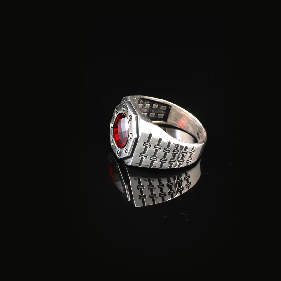 Handmade Garnet Gemstone Round Stone Watch Band Model Ring for Men Vintage 925 Sterling Silver