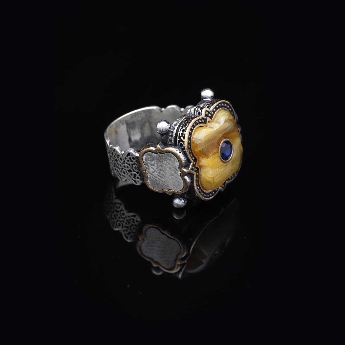 Handmade 925 Sterling Silver Men's Ring with Squeeze Amber & Blue Sapphire
