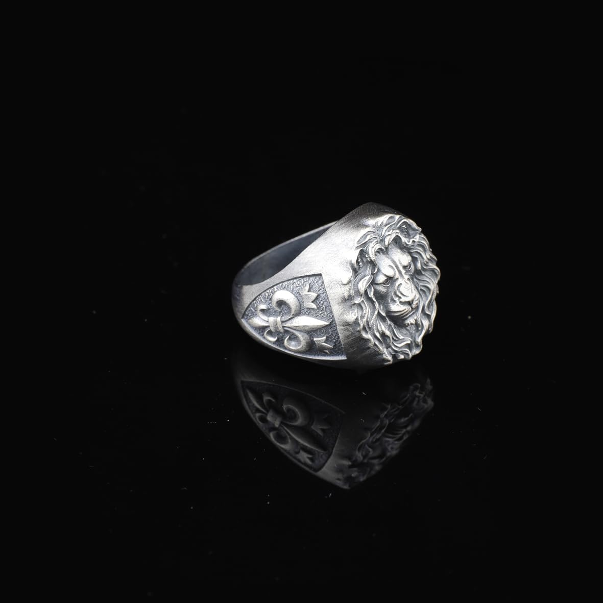 Handmade 925 Sterling Silver 3D Lion Signet Oxidized Ring - Men's Jewelry with Silver Polishing Cloth Gift