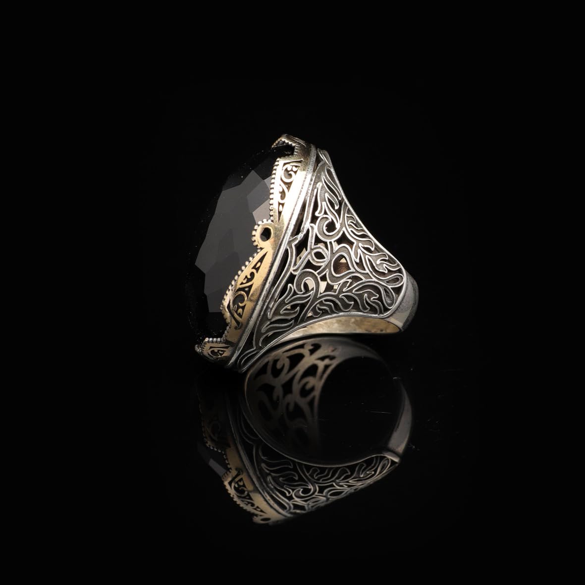 Black Onyx Ring with Large Oval Stone – Vintage Men’s Ring in Polished 925 Sterling Silver
