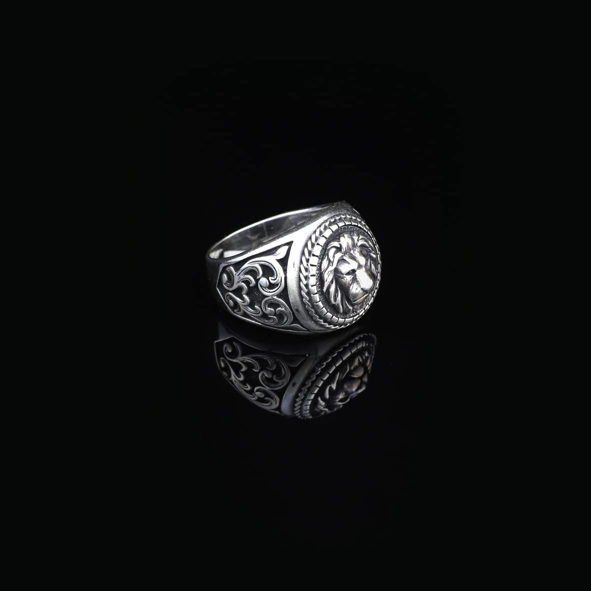 925K Sterling Silver Lion Ring
