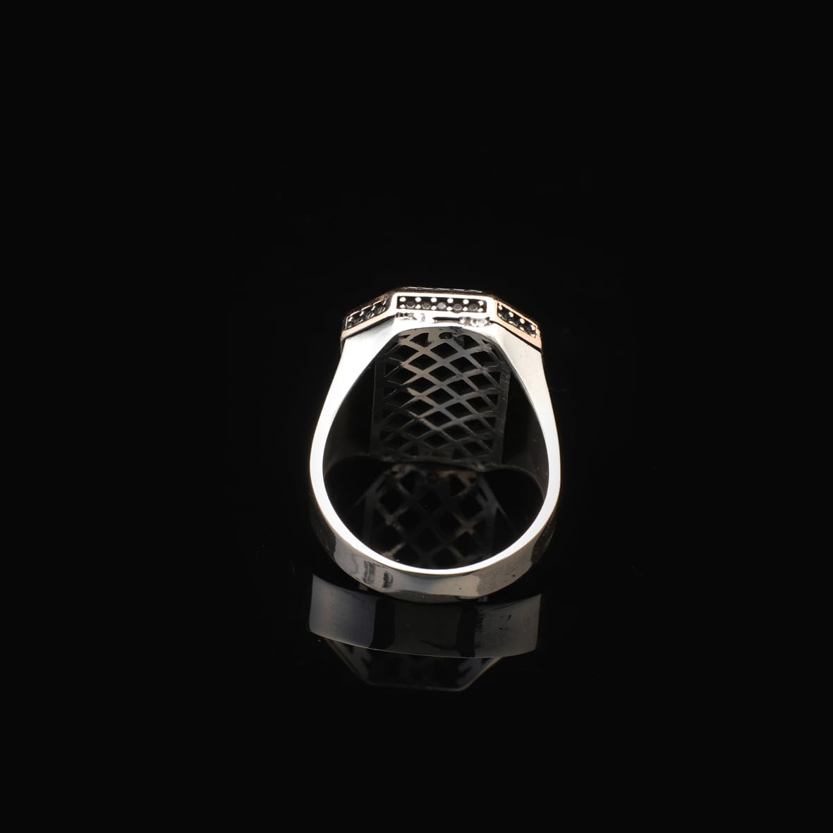 Mens Lion Signet Ring with Onyx Gemstone – Handmade Vintage Sterling Silver Ring – Animal-Inspired Engagement Ring for Men – Custom Engraved Jewelry