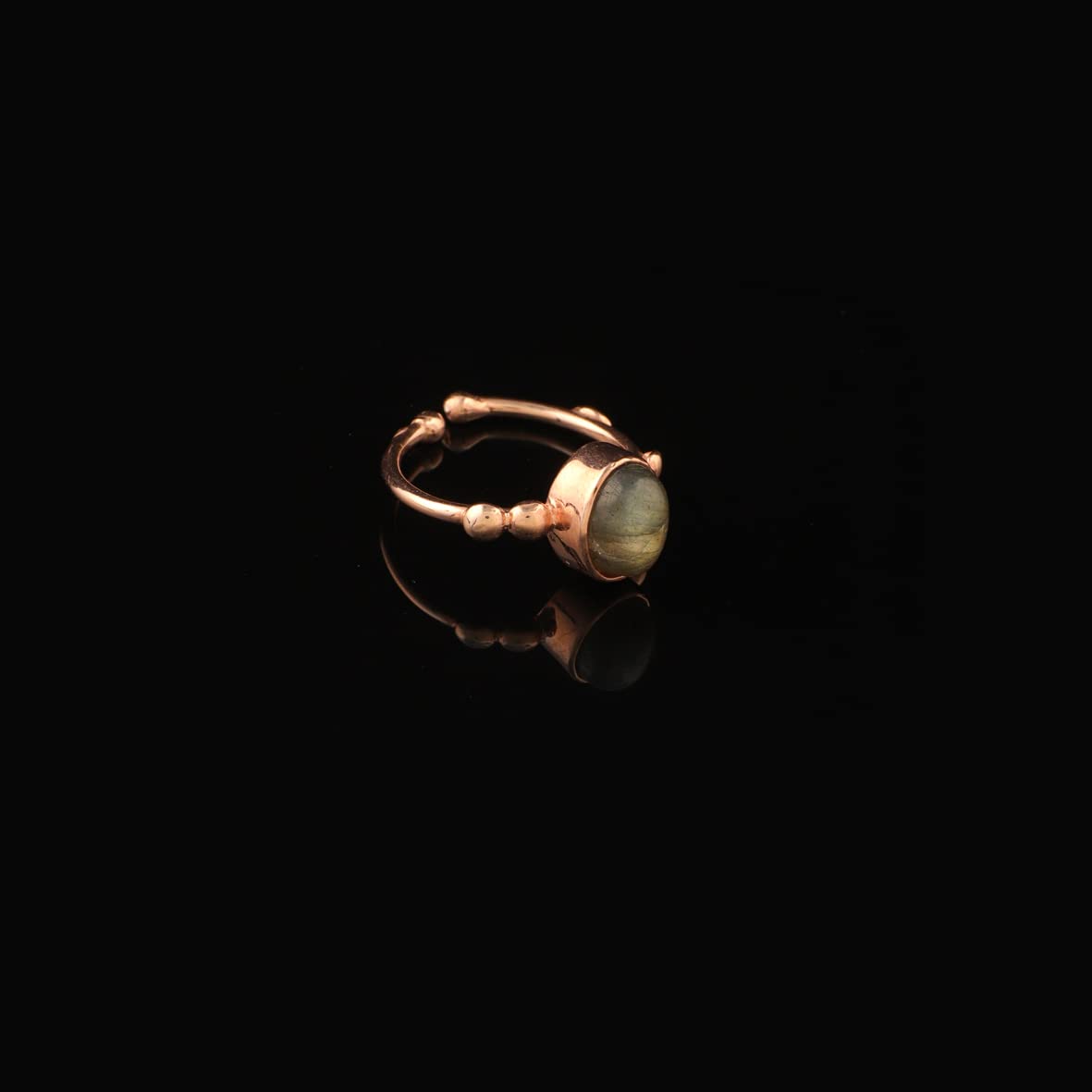 Jewellery Pit Adjustable Labradorite and Rose Gemstone Ring - Handcrafted Statement Ring for Women - Women's Middle Finger Labradorite and Rose Ring