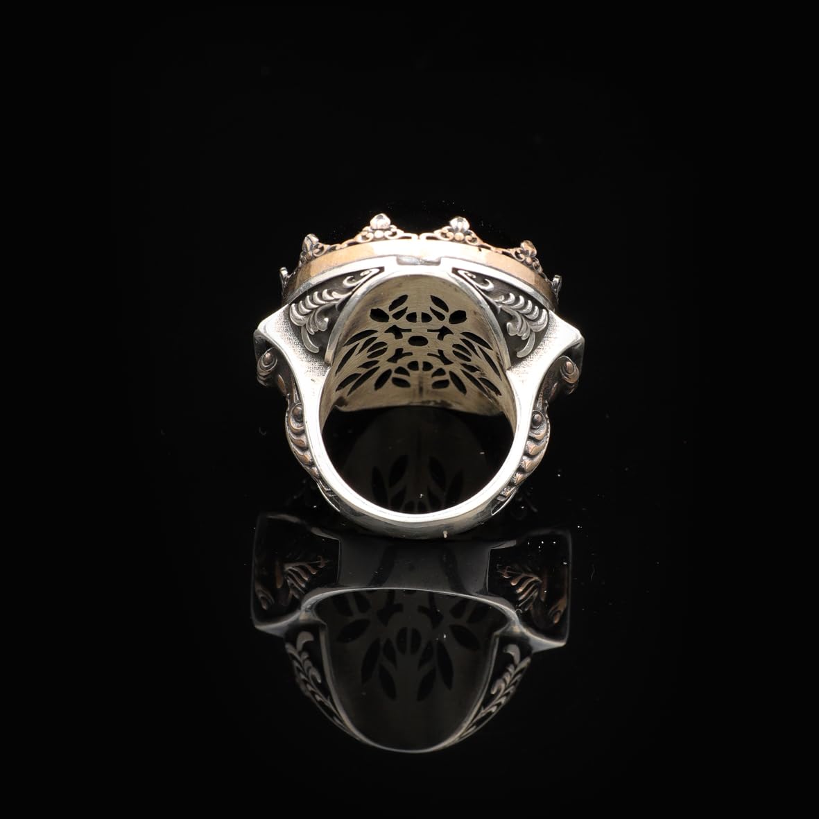Vintage Black Onyx Ring with Large Oval Stone