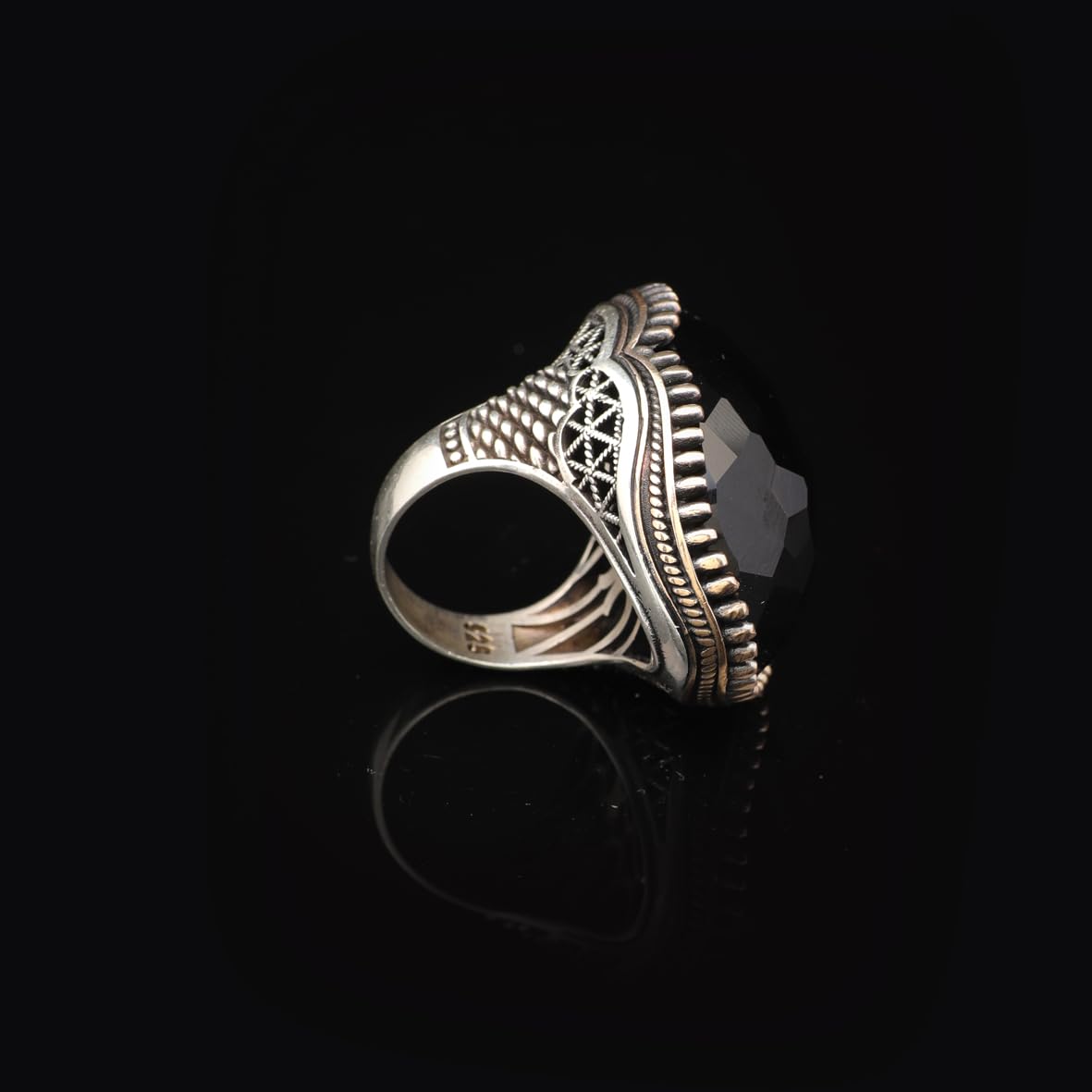 Vintage Black Onyx Ring with Large Oval Stone
