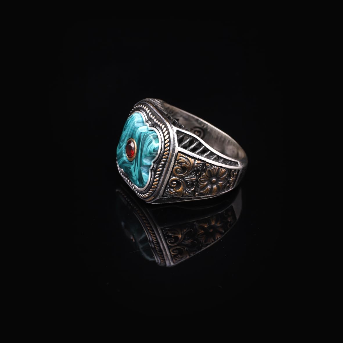 Vintage Handmade Malachite Ring with Ruby Stone