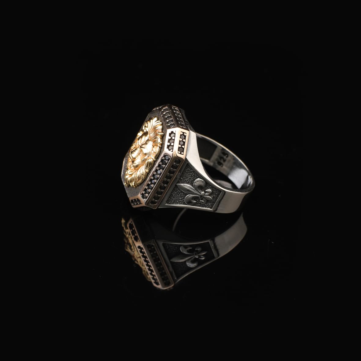 Mens Lion Signet Ring with Onyx Gemstone – Handmade Vintage Sterling Silver Ring – Animal-Inspired Engagement Ring for Men – Custom Engraved Jewelry
