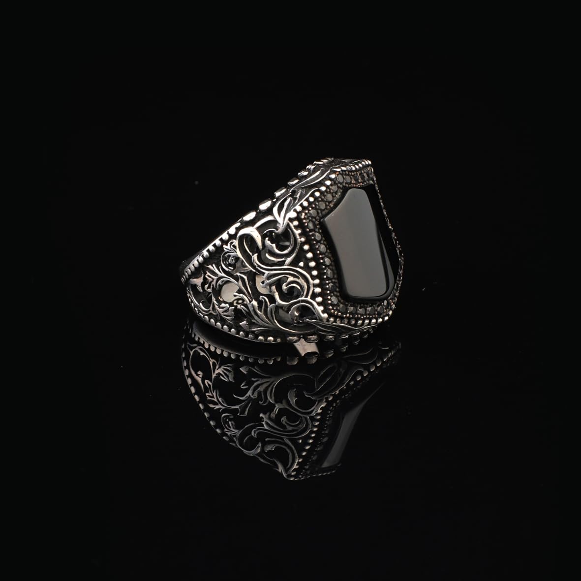 Men’s Black Onyx Gemstone Signet Ring