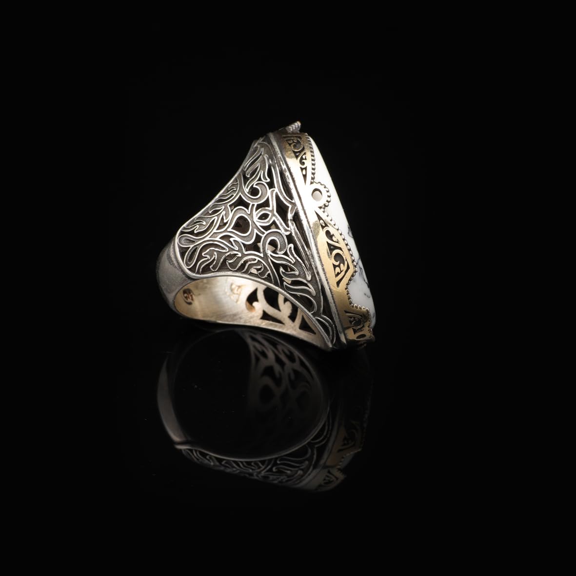 White Turquoise Men’s Ring with Large Oval Stone – Vintage 925 Sterling Silver Ring