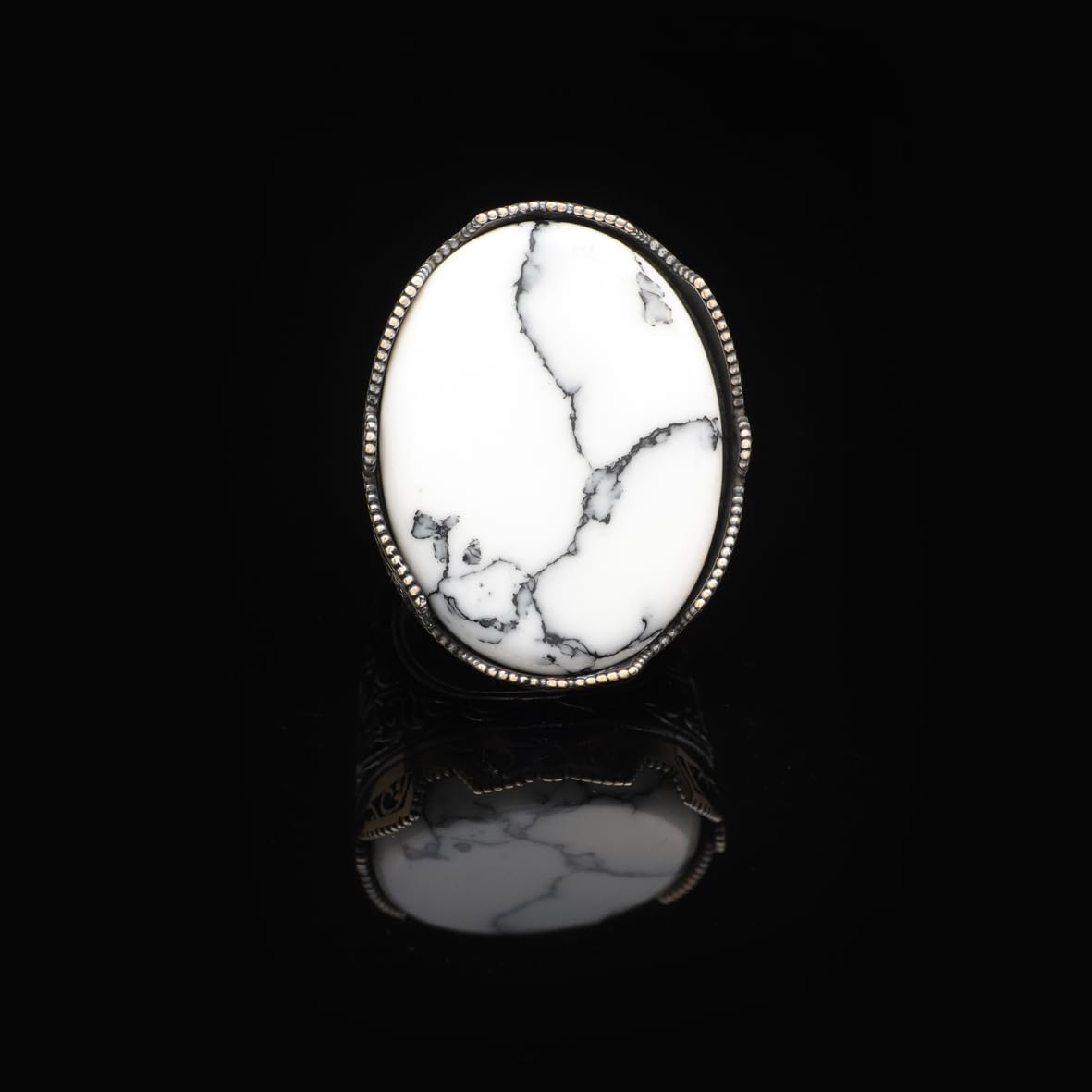 White Turquoise Men’s Ring with Large Oval Stone – Vintage 925 Sterling Silver Ring
