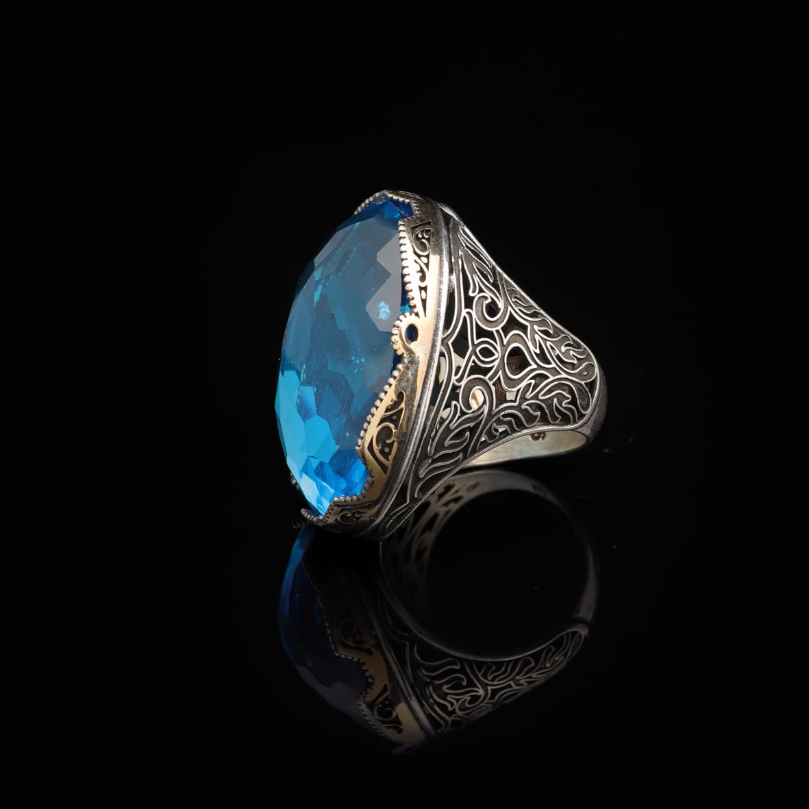Aquamarine Ring with Large Oval Stone – Vintage Men’s Ring in Polished 925 Sterling Silver