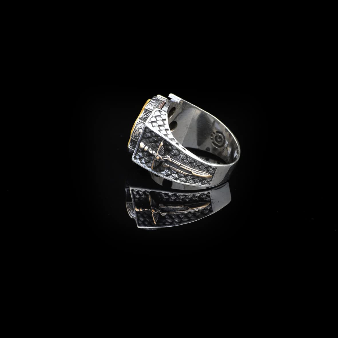 Squeeze Amber Ring