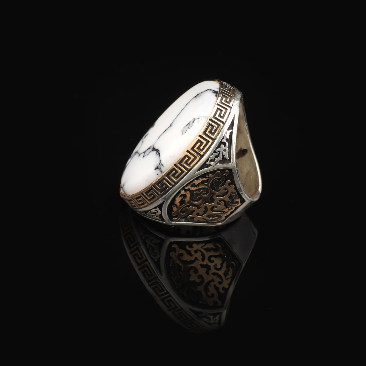White Turquoise Men’s Ring with Large Oval Stone – Vintage 925 Sterling Silver Ring