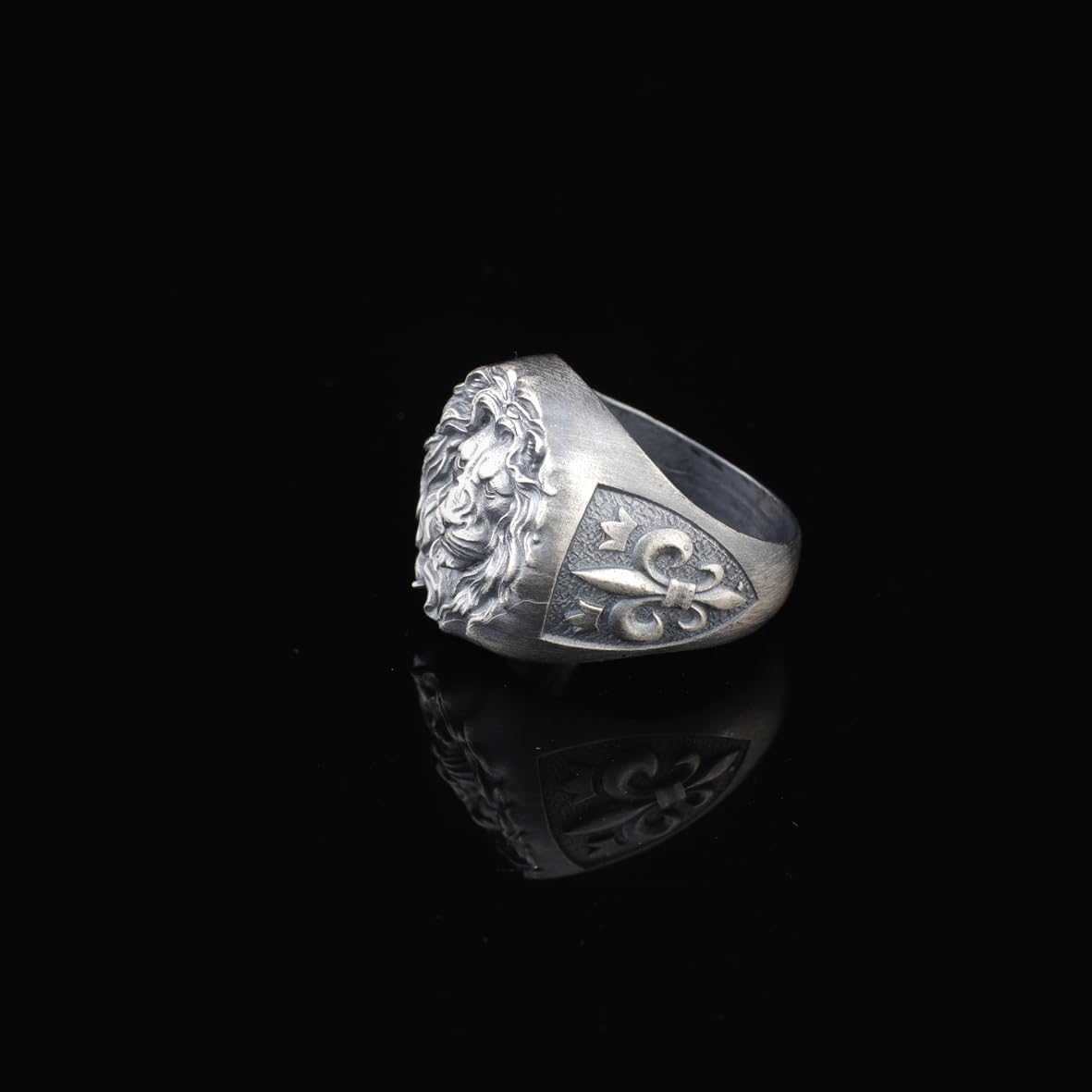 Handmade 925 Sterling Silver 3D Lion Signet Oxidized Ring - Men's Jewelry with Silver Polishing Cloth Gift