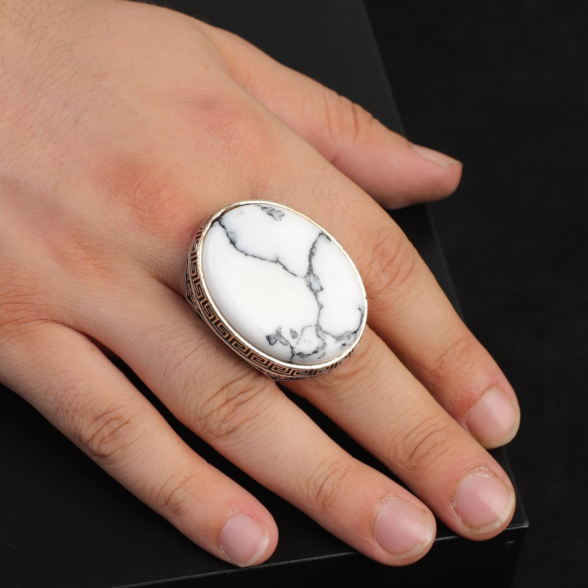 White Turquoise Men’s Ring with Large Oval Stone – Vintage 925 Sterling Silver Ring