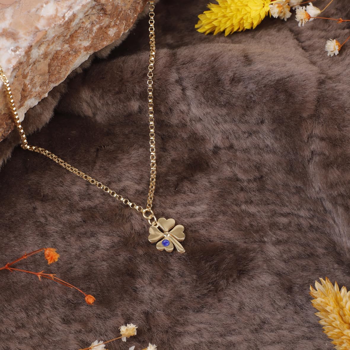 Sterling Silver Four Leaf Clover Necklace for Women - Cute Four Leaf Clover Necklace in Gold Jewelry - Gold Chain and Aesthetic Jewelry - Birthday Gifts for Women